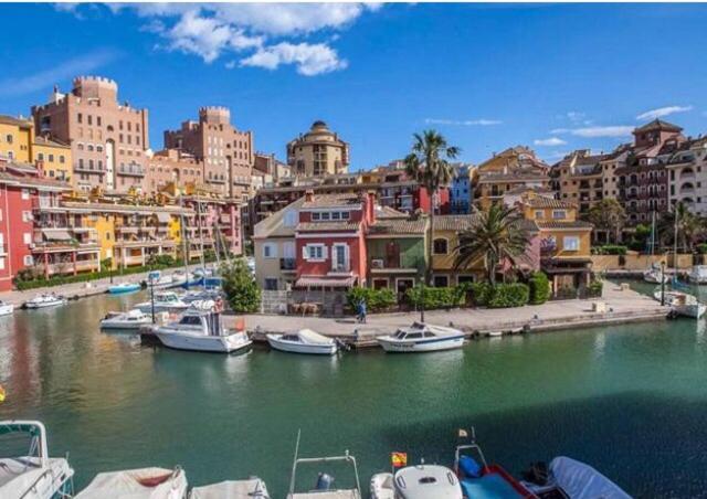 Valencia Beach Room With Private Bathroom Coliving Port Saplaya Εξωτερικό φωτογραφία